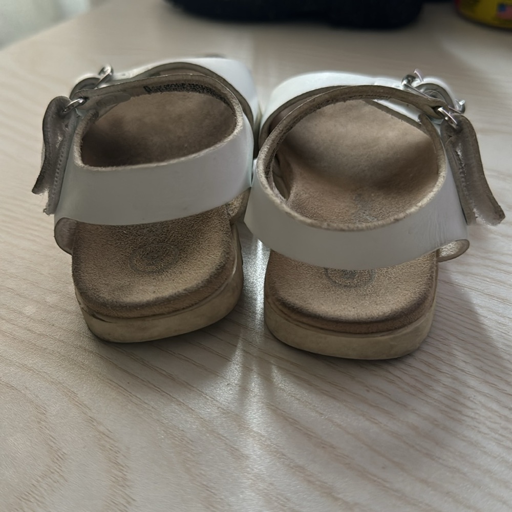 Sandals - Picture 4 of 5